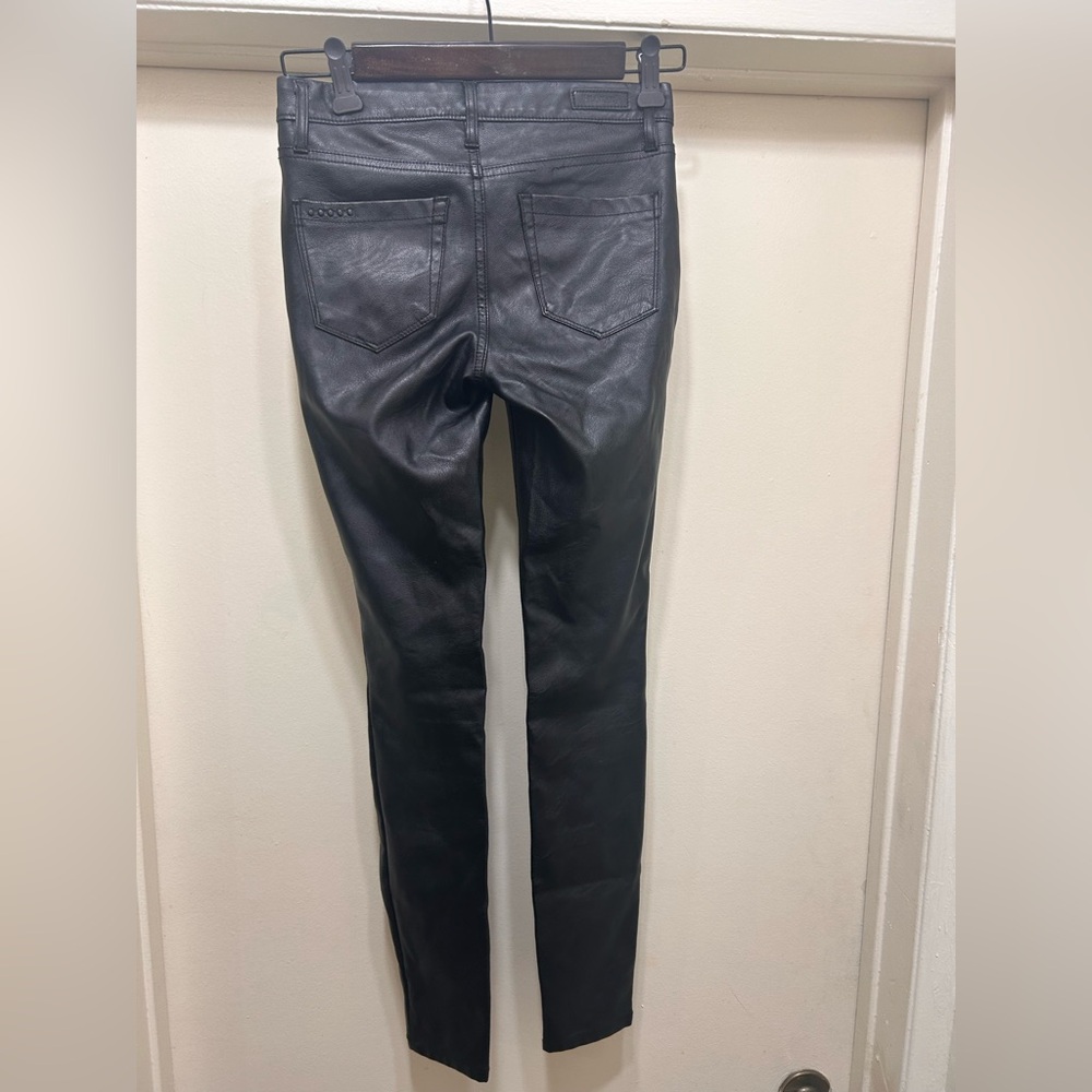 Blank NYC Women's Faux Leather Vegan Skinny Jeans Pants Size 24 Stretch Moto